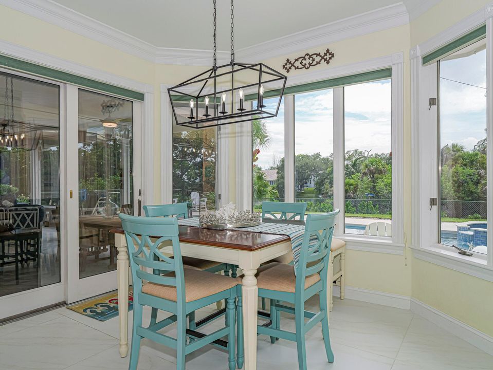 For Sale: $1,685,000 (4 beds, 3 baths, 3728 Square Feet)