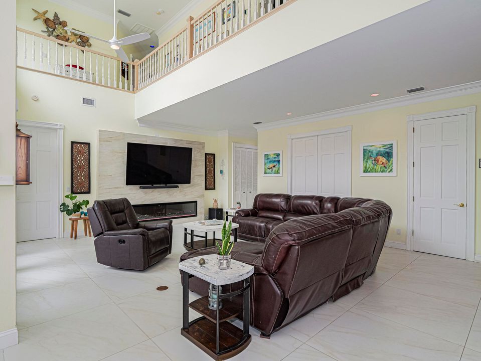 For Sale: $1,685,000 (4 beds, 3 baths, 3728 Square Feet)