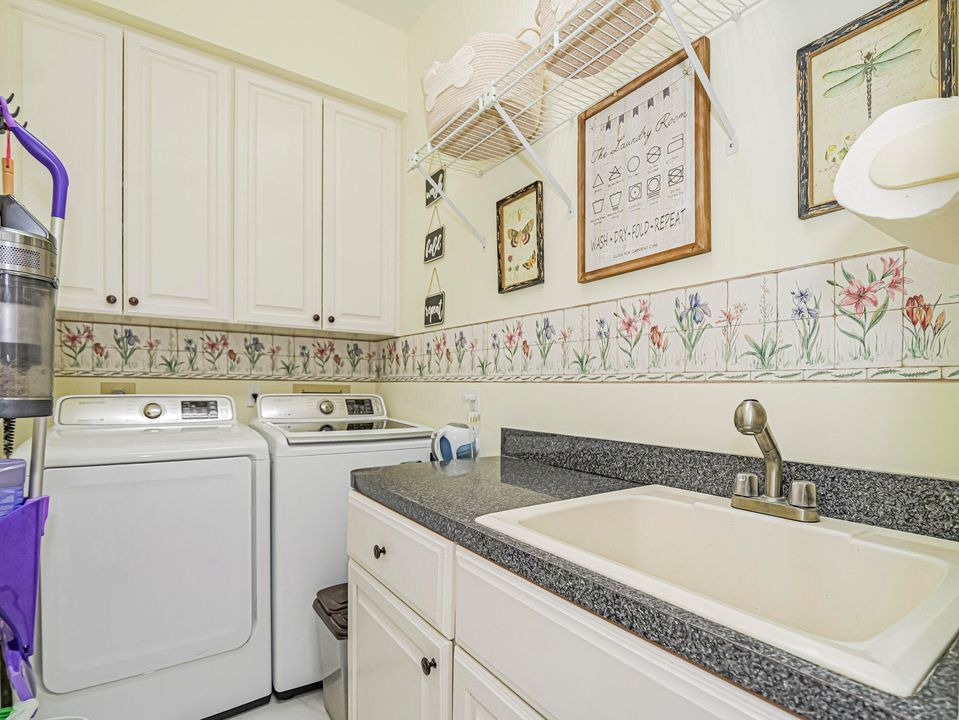 For Sale: $1,685,000 (4 beds, 3 baths, 3728 Square Feet)