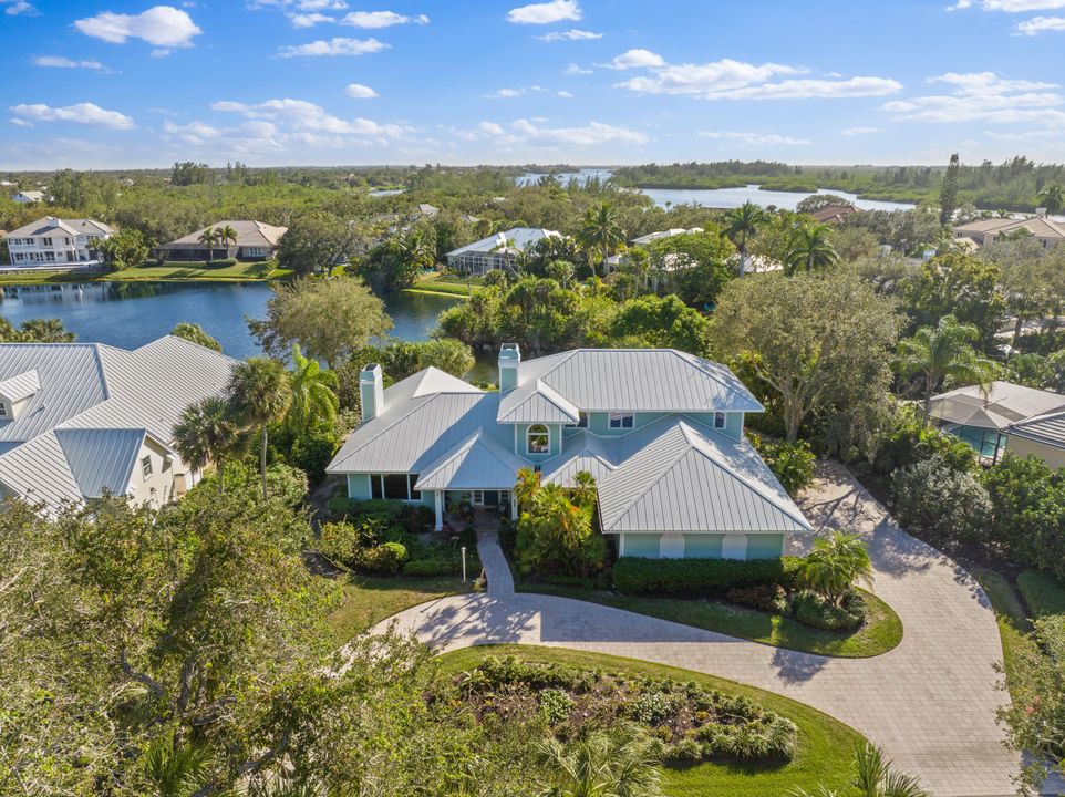 For Sale: $1,685,000 (4 beds, 3 baths, 3728 Square Feet)