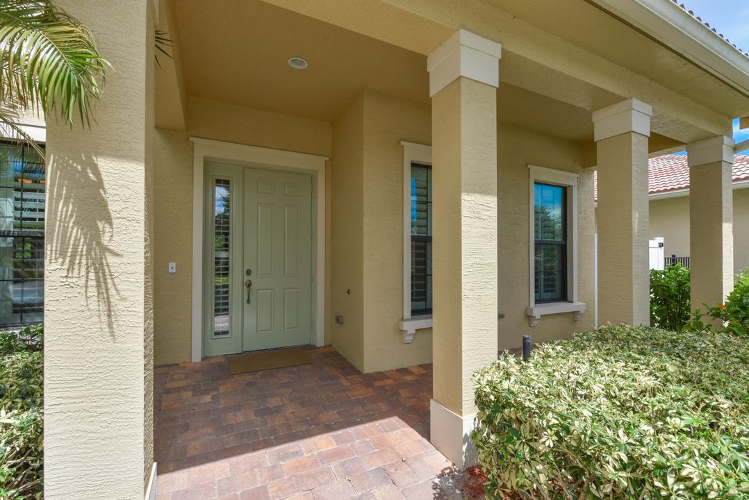 En Venta: $889,000 (4 camas, 4 baños, 3911 Pies cuadrados)