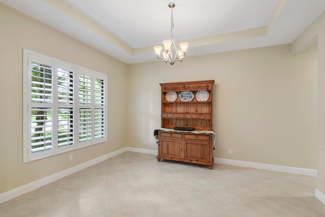 En Venta: $889,000 (4 camas, 4 baños, 3911 Pies cuadrados)