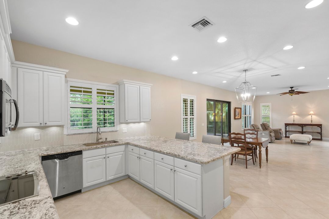 En Venta: $889,000 (4 camas, 4 baños, 3911 Pies cuadrados)