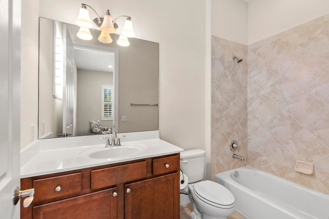 En Venta: $889,000 (4 camas, 4 baños, 3911 Pies cuadrados)