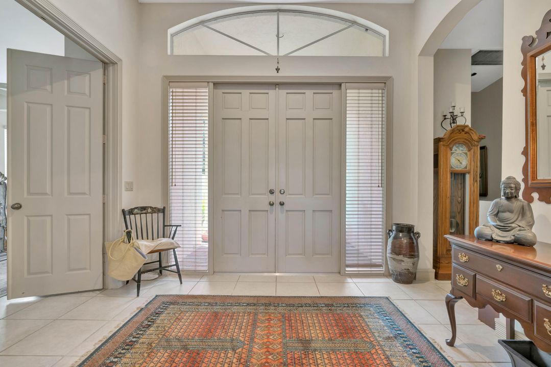 Activo con contrato: $2,100,000 (3 camas, 3 baños, 2631 Pies cuadrados)