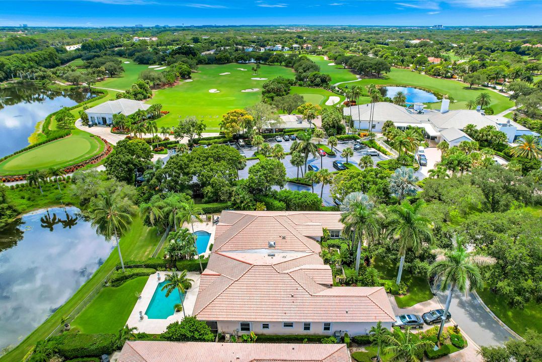 Activo con contrato: $2,100,000 (3 camas, 3 baños, 2631 Pies cuadrados)