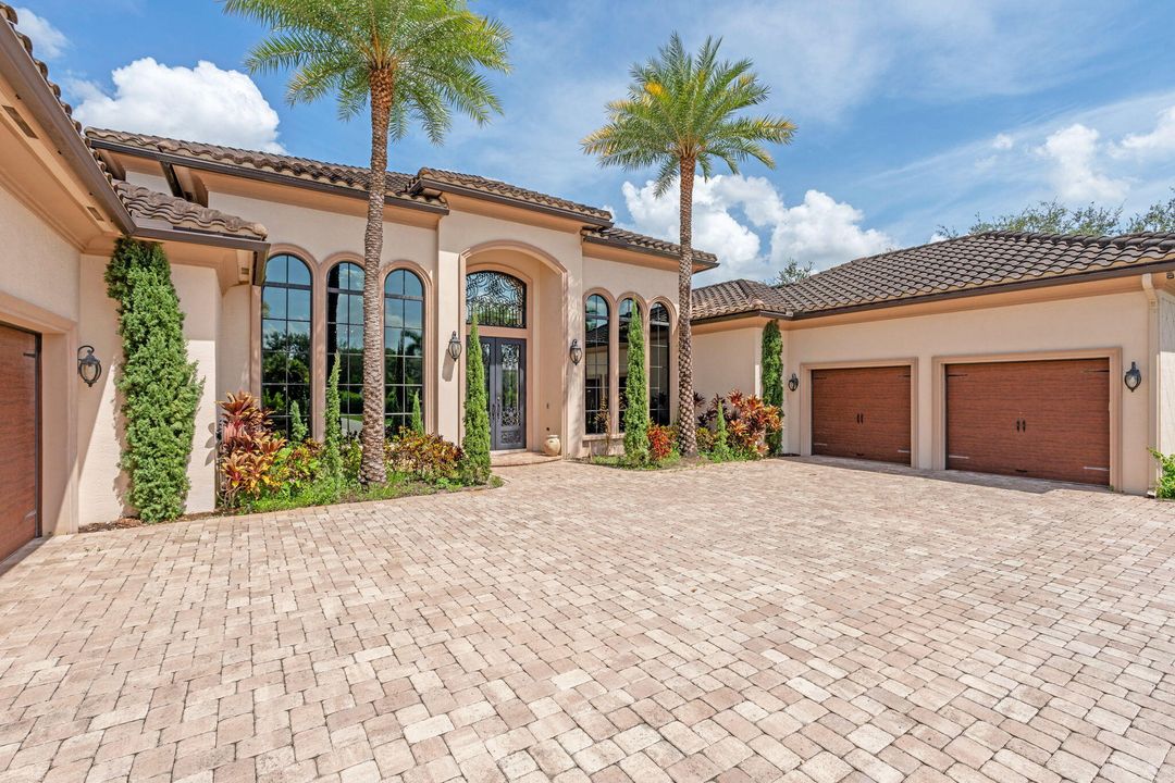 For Sale: $8,500,000 (9 beds, 10 baths, 8814 Square Feet)