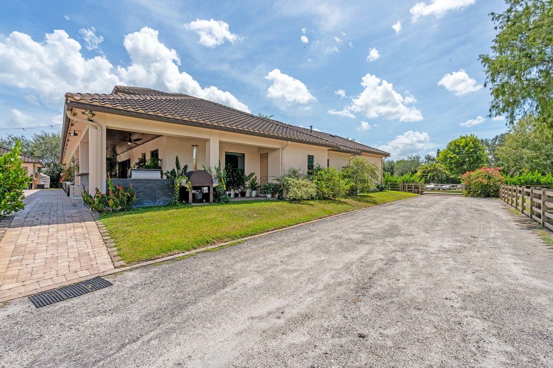 For Sale: $8,500,000 (9 beds, 10 baths, 8814 Square Feet)