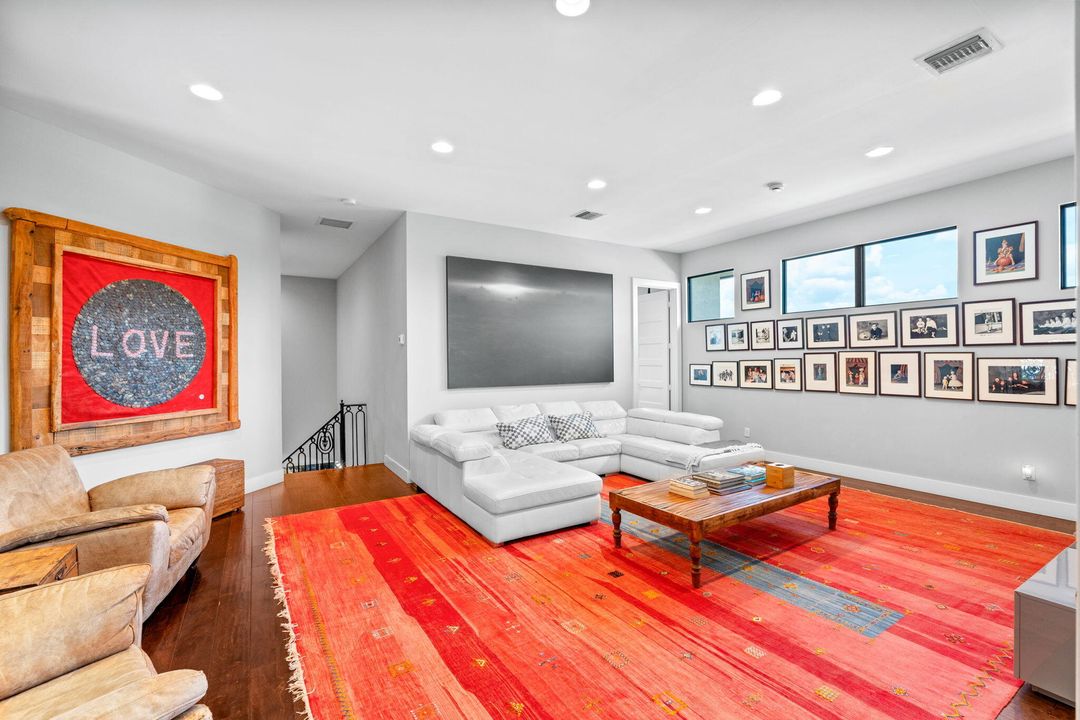 For Sale: $8,500,000 (9 beds, 10 baths, 8814 Square Feet)