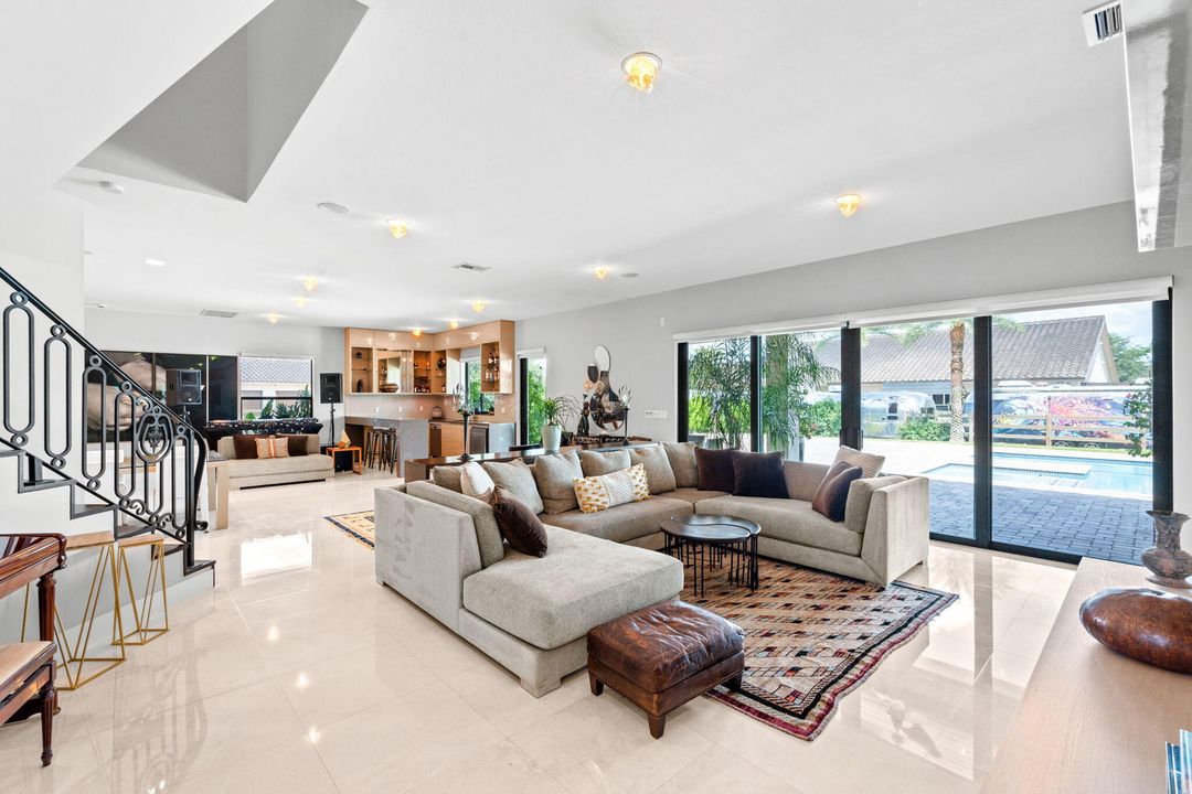 For Sale: $8,500,000 (9 beds, 10 baths, 8814 Square Feet)