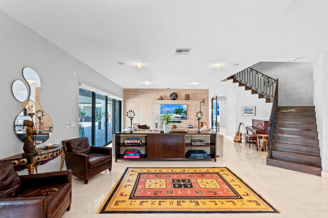 For Sale: $8,500,000 (9 beds, 10 baths, 8814 Square Feet)