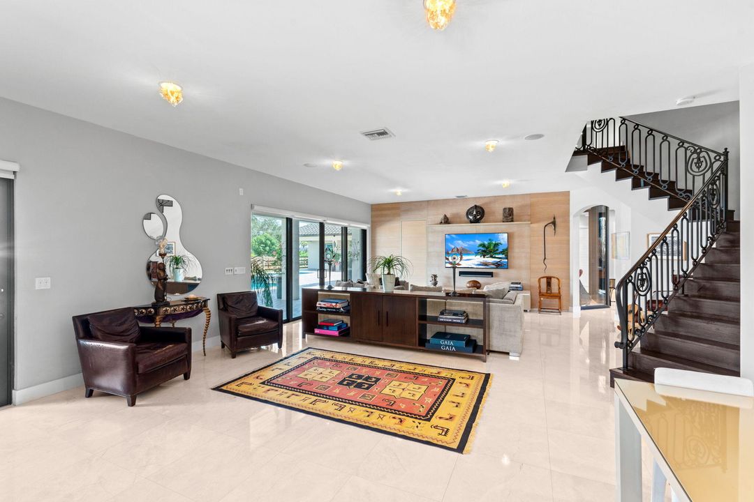 For Sale: $8,500,000 (9 beds, 10 baths, 8814 Square Feet)