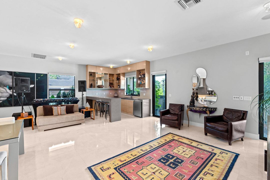 For Sale: $8,500,000 (9 beds, 10 baths, 8814 Square Feet)