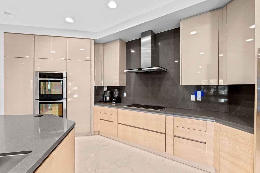 For Sale: $8,500,000 (9 beds, 10 baths, 8814 Square Feet)