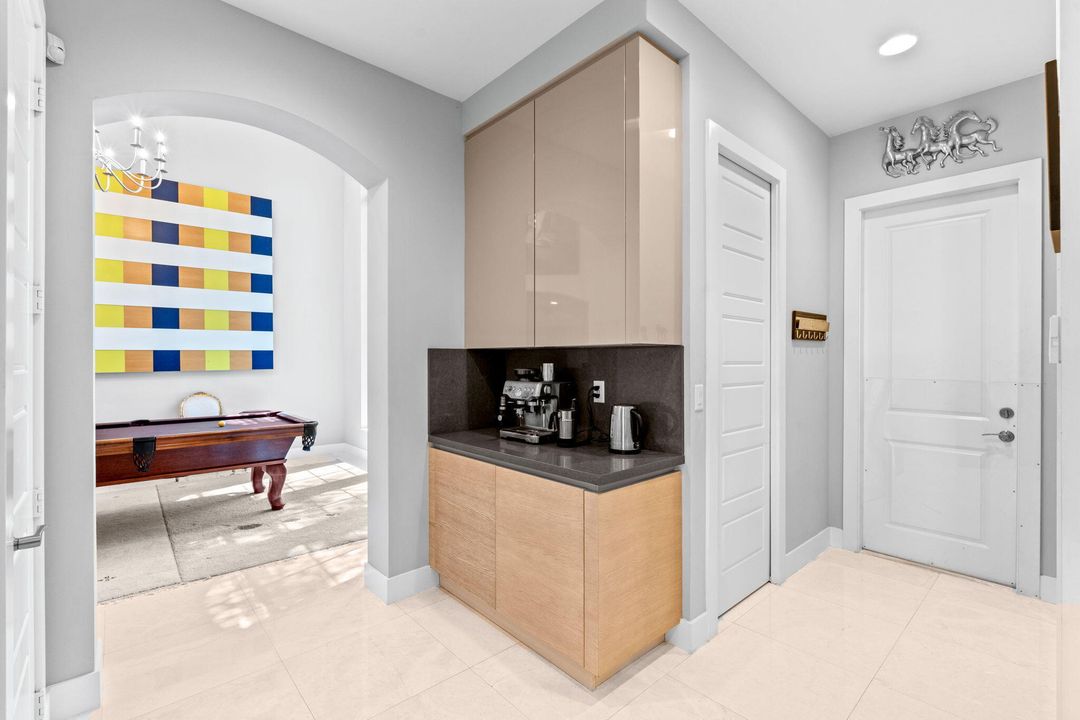 For Sale: $8,500,000 (9 beds, 10 baths, 8814 Square Feet)