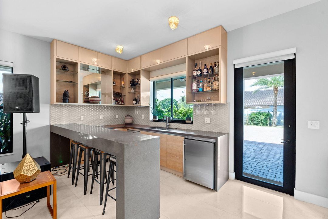 For Sale: $8,500,000 (9 beds, 10 baths, 8814 Square Feet)