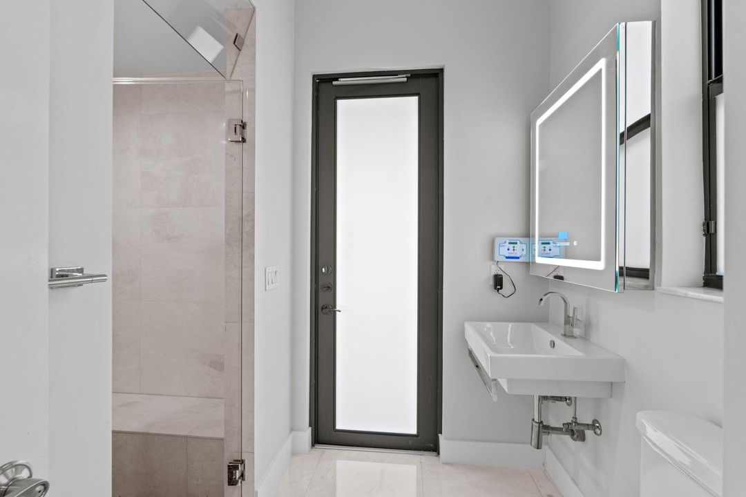 For Sale: $8,500,000 (9 beds, 10 baths, 8814 Square Feet)