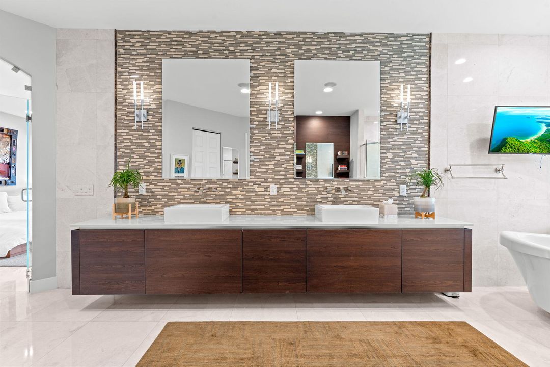 For Sale: $8,500,000 (9 beds, 10 baths, 8814 Square Feet)