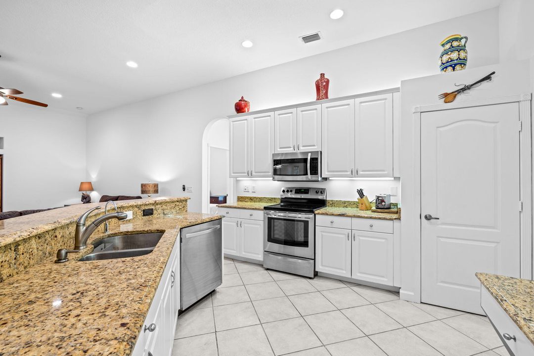 For Sale: $8,500,000 (9 beds, 10 baths, 8814 Square Feet)