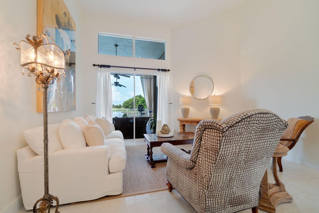 合同活跃: $17,000 (4 贝兹, 3 浴室, 2696 平方英尺)