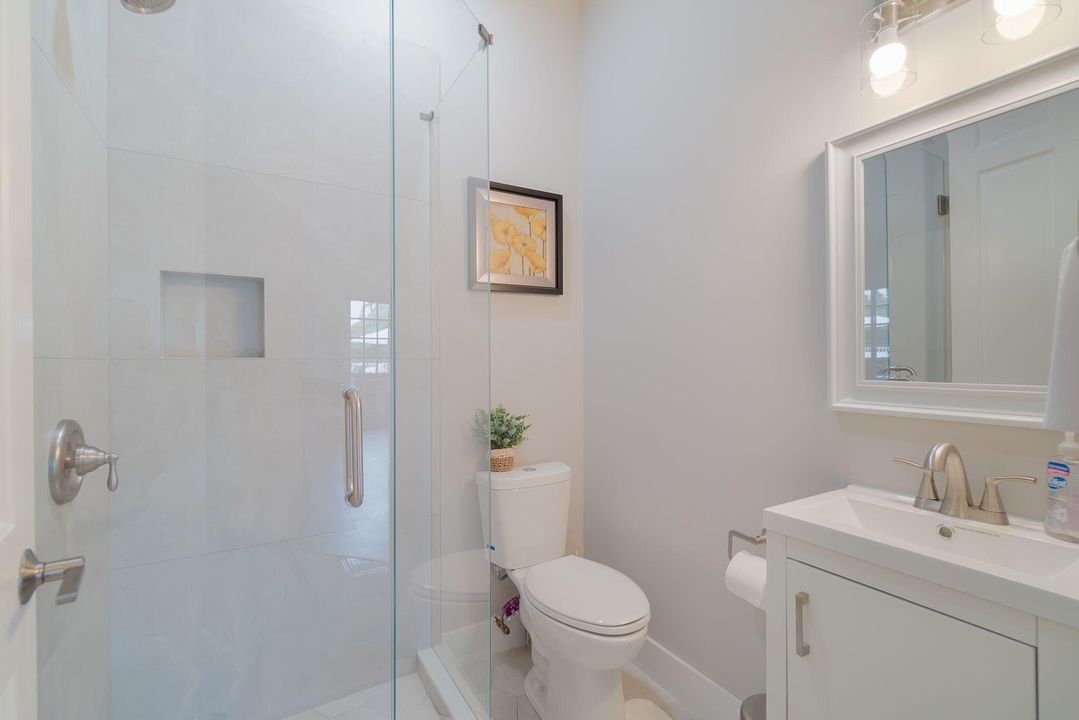 合同活跃: $17,000 (4 贝兹, 3 浴室, 2696 平方英尺)