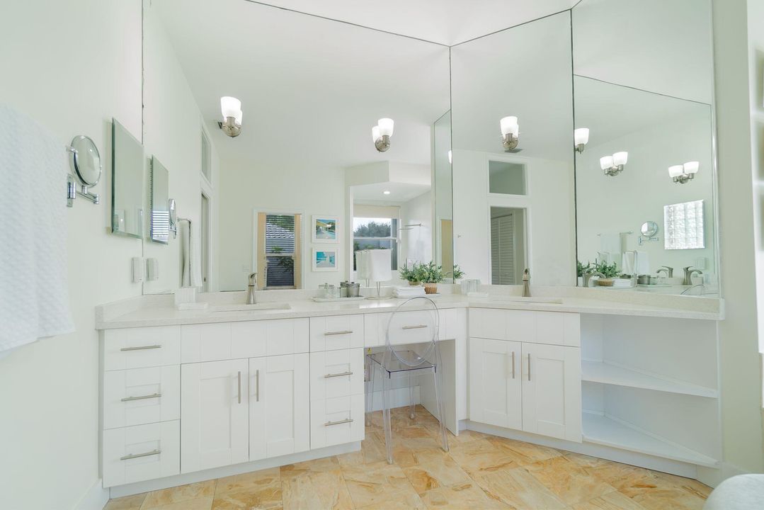 合同活跃: $17,000 (4 贝兹, 3 浴室, 2696 平方英尺)