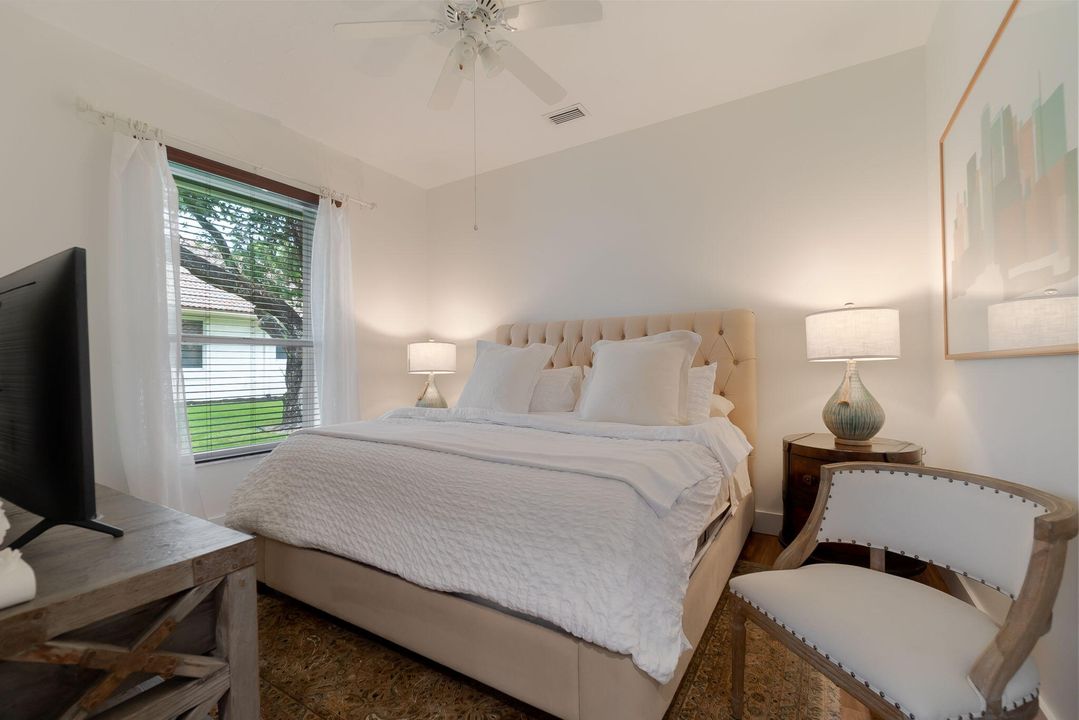 合同活跃: $17,000 (4 贝兹, 3 浴室, 2696 平方英尺)