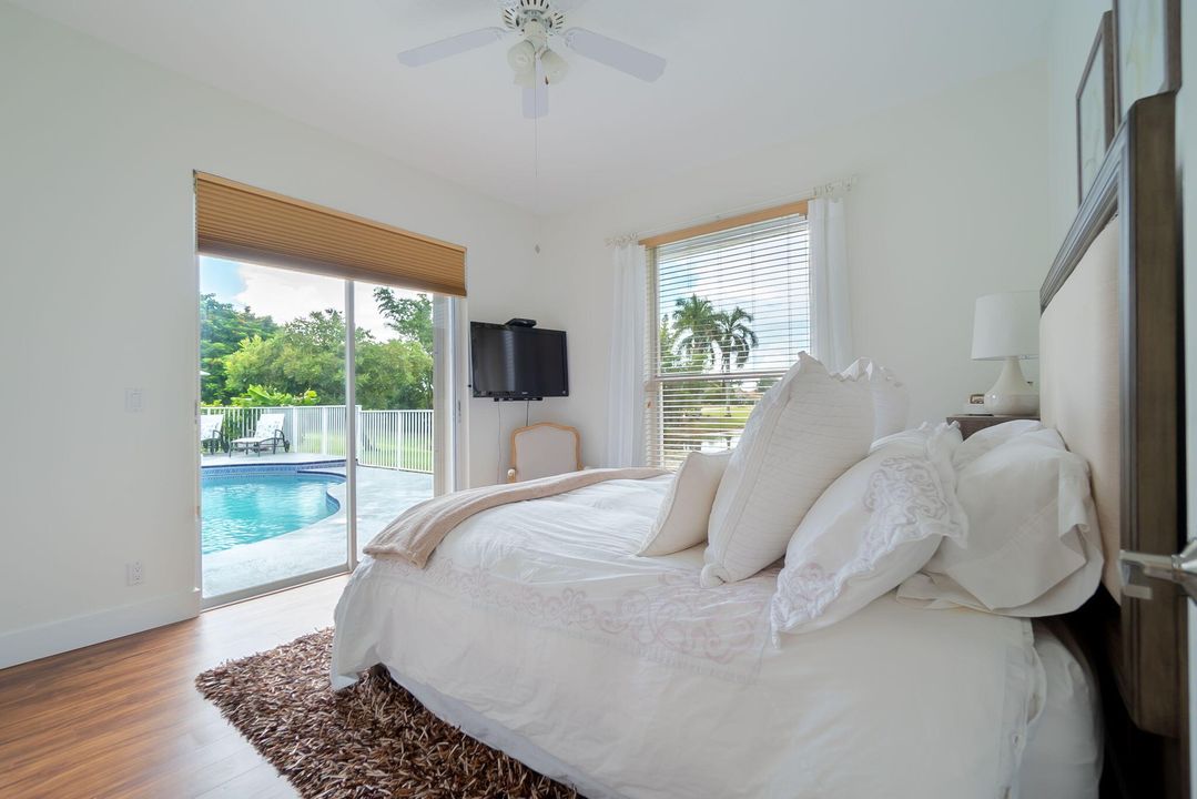 合同活跃: $17,000 (4 贝兹, 3 浴室, 2696 平方英尺)