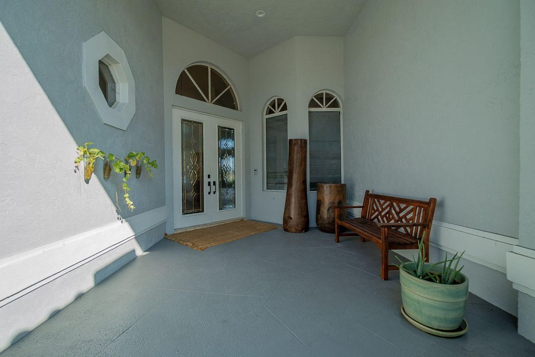 合同活跃: $17,000 (4 贝兹, 3 浴室, 2696 平方英尺)