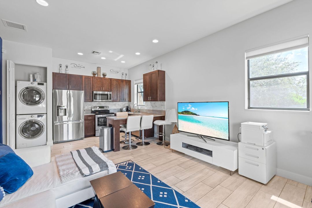 For Sale: $8,500,000 (9 beds, 10 baths, 8814 Square Feet)