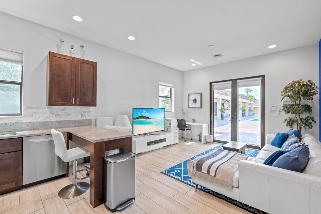 For Sale: $8,500,000 (9 beds, 10 baths, 8814 Square Feet)