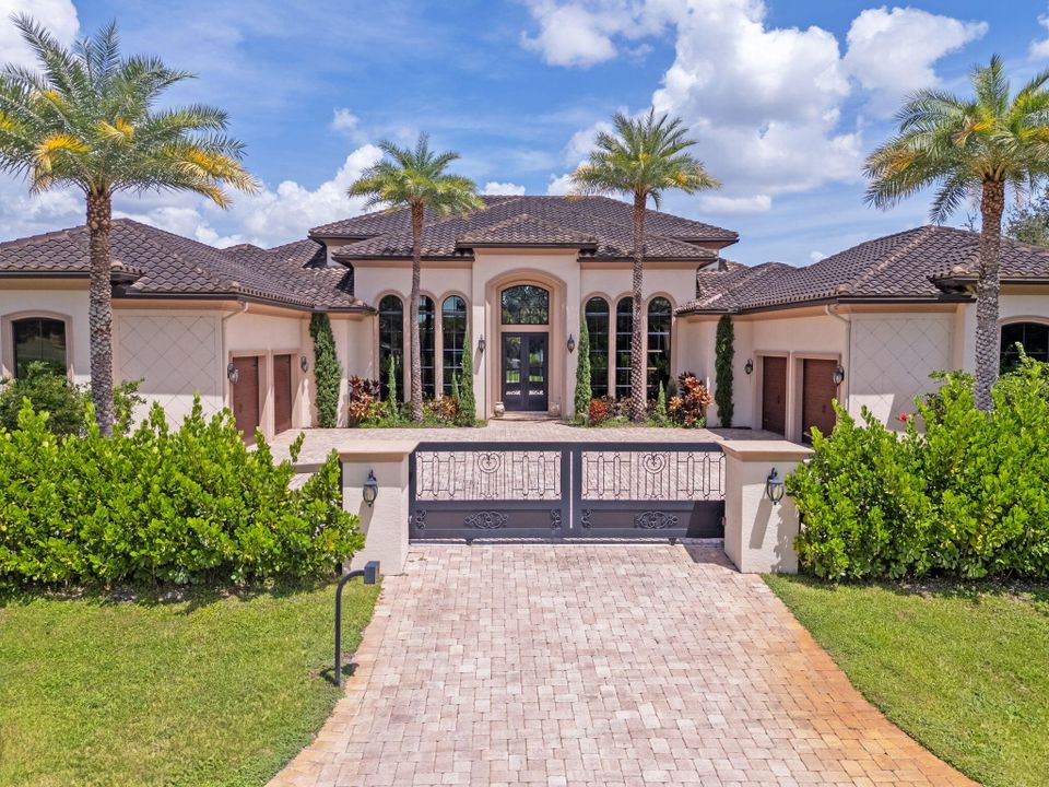 For Sale: $8,500,000 (9 beds, 10 baths, 8814 Square Feet)