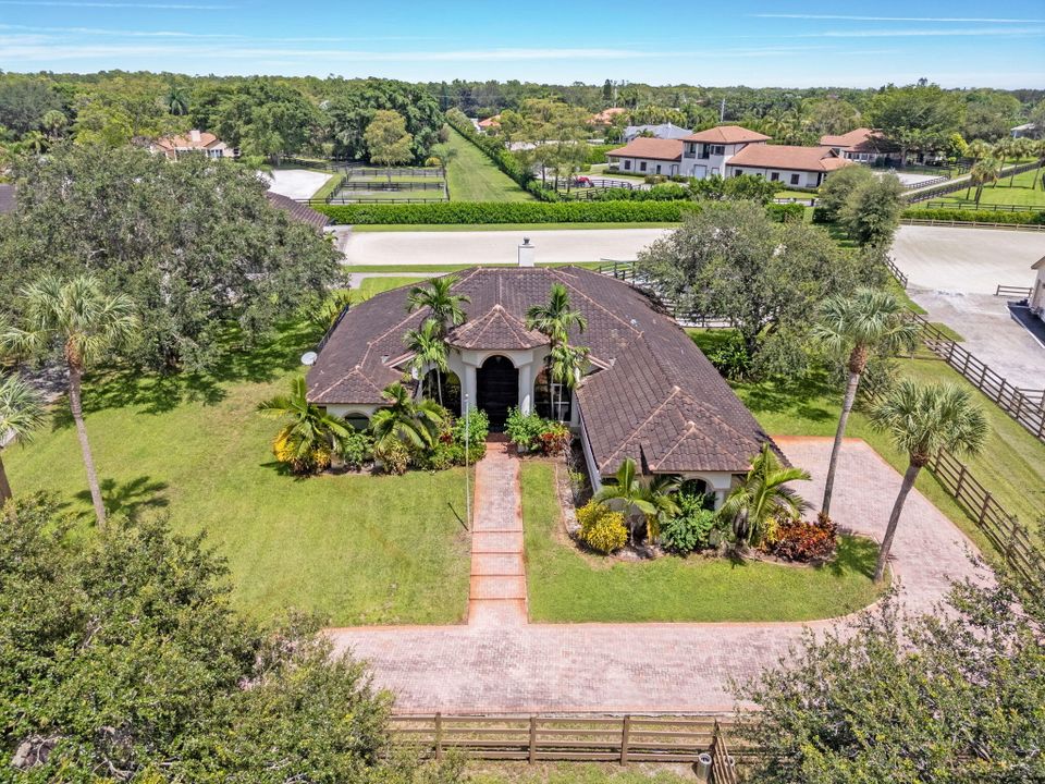 For Sale: $8,500,000 (9 beds, 10 baths, 8814 Square Feet)