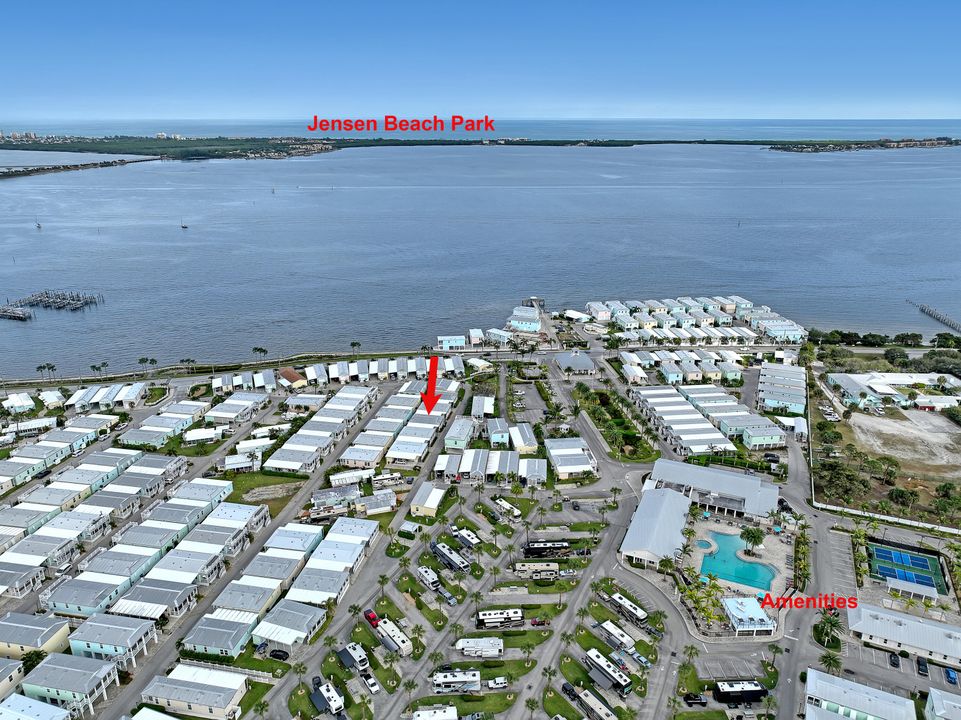 For Sale: $284,900 (2 beds, 2 baths, 1100 Square Feet)