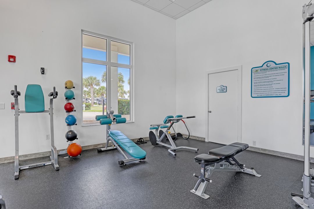 For Sale: $284,900 (2 beds, 2 baths, 1100 Square Feet)