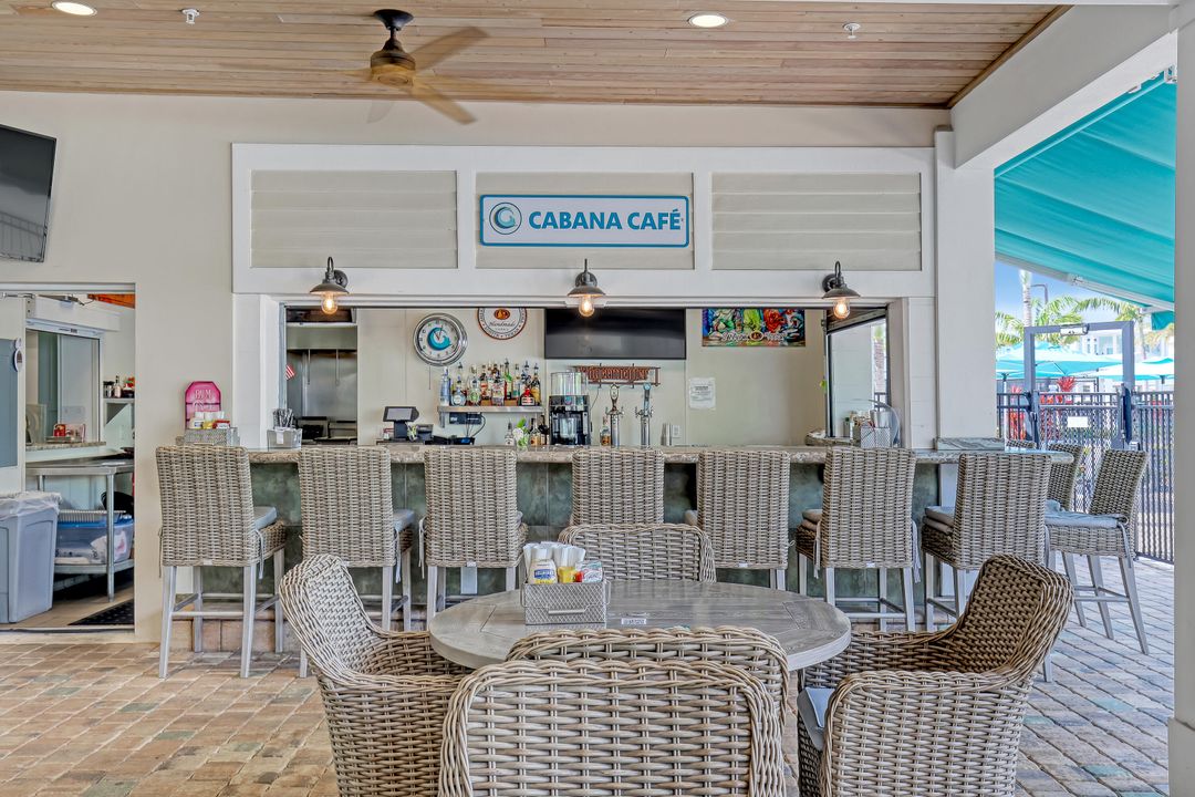 For Sale: $284,900 (2 beds, 2 baths, 1100 Square Feet)