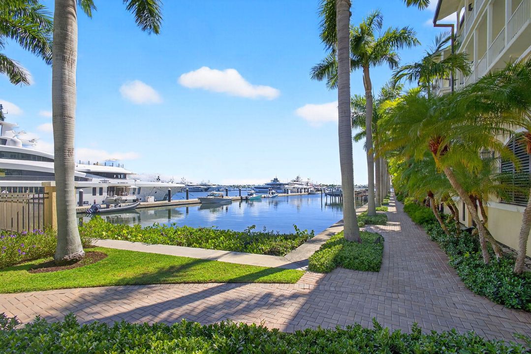 Active With Contract: $595,000 (2 beds, 2 baths, 1980 Square Feet)