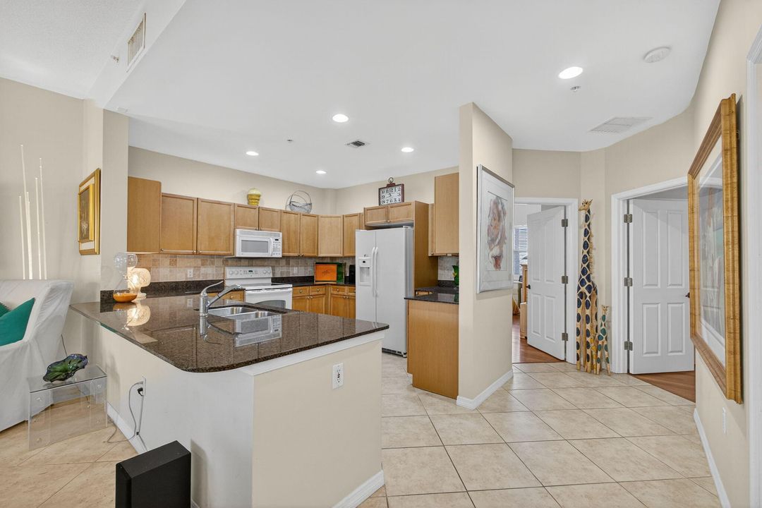 Active With Contract: $595,000 (2 beds, 2 baths, 1980 Square Feet)