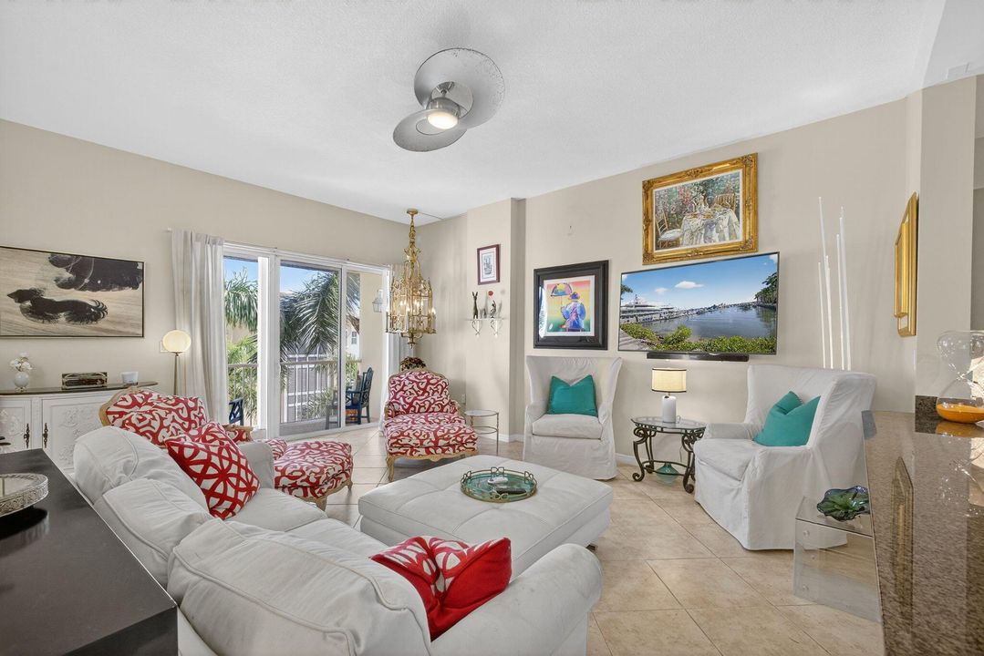 Active With Contract: $595,000 (2 beds, 2 baths, 1980 Square Feet)