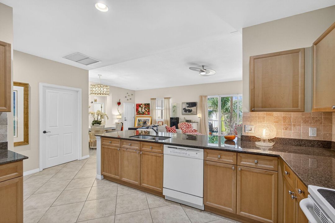 Active With Contract: $595,000 (2 beds, 2 baths, 1980 Square Feet)