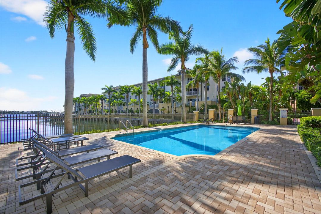 Active With Contract: $595,000 (2 beds, 2 baths, 1980 Square Feet)