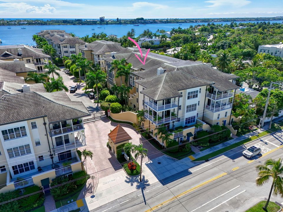 Active With Contract: $595,000 (2 beds, 2 baths, 1980 Square Feet)