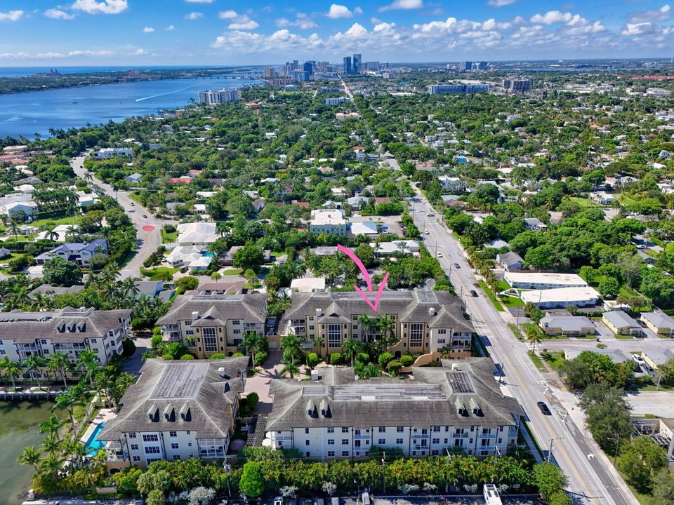 Active With Contract: $595,000 (2 beds, 2 baths, 1980 Square Feet)