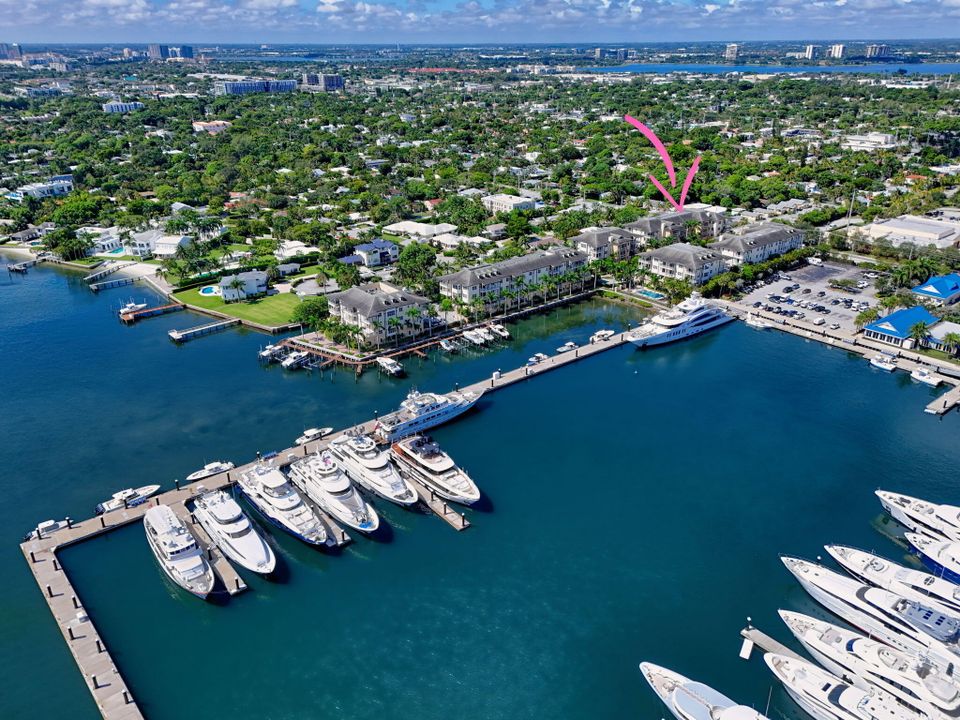 Active With Contract: $595,000 (2 beds, 2 baths, 1980 Square Feet)