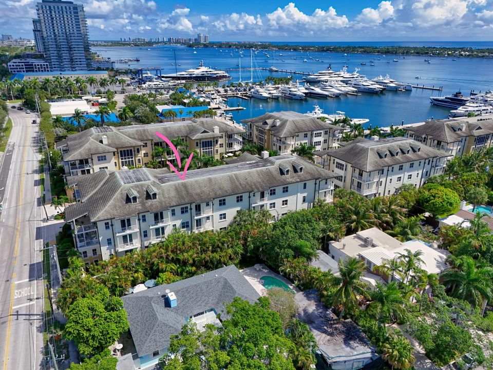 Active With Contract: $595,000 (2 beds, 2 baths, 1980 Square Feet)