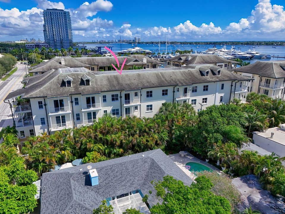 Active With Contract: $595,000 (2 beds, 2 baths, 1980 Square Feet)