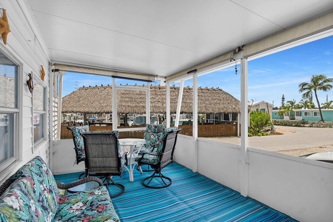 На продажу: $275,000 (3 спален, 2 ванн, 1250 Квадратных фут)