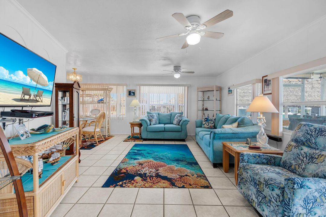 На продажу: $275,000 (3 спален, 2 ванн, 1250 Квадратных фут)