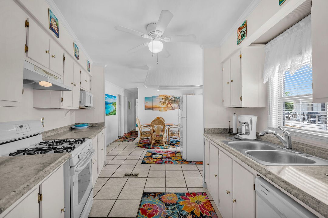 На продажу: $275,000 (3 спален, 2 ванн, 1250 Квадратных фут)