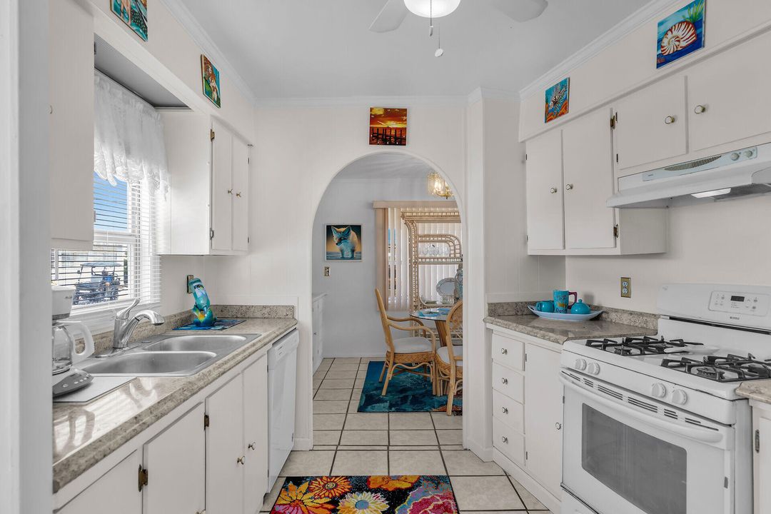 На продажу: $275,000 (3 спален, 2 ванн, 1250 Квадратных фут)